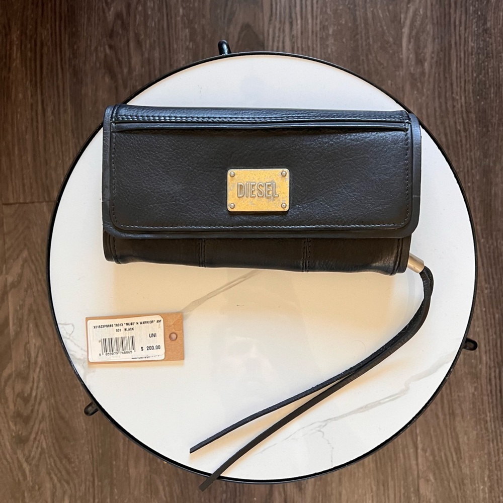 Diesel Women's Leather Muse N Warrior Black Wallet or Clutch​​